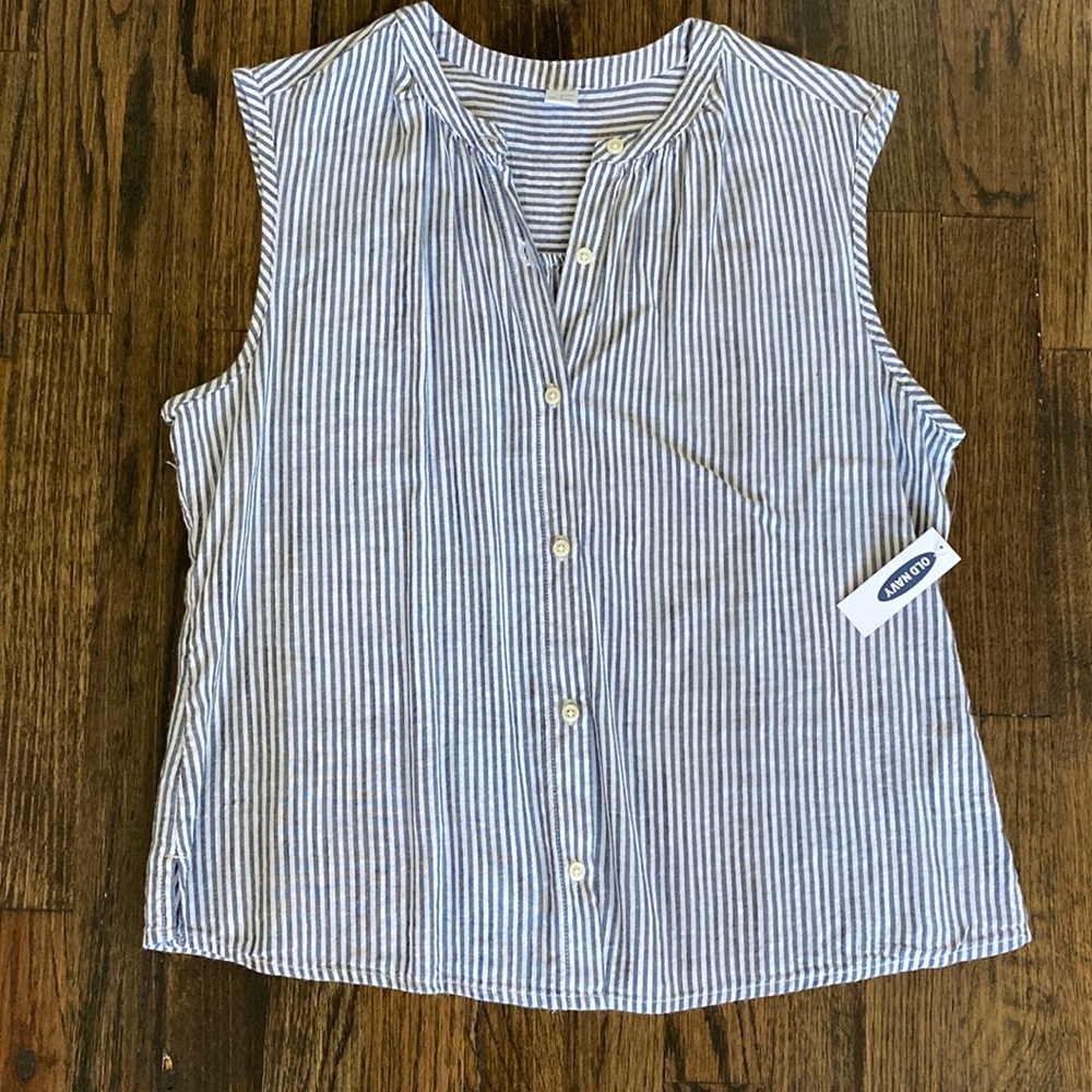 Old Navy tank top - size S, brand new with tags